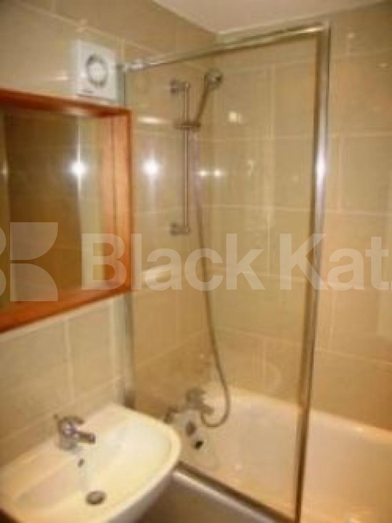 			2 Bedroom, 1 bath, 1 reception Flat			 Shirland Road, MAIDA VALE 